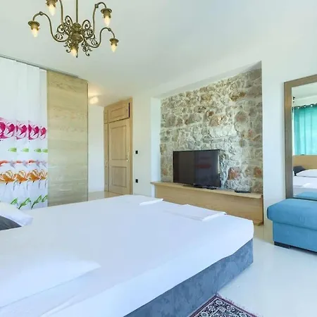 Villa Cubismo Tkon