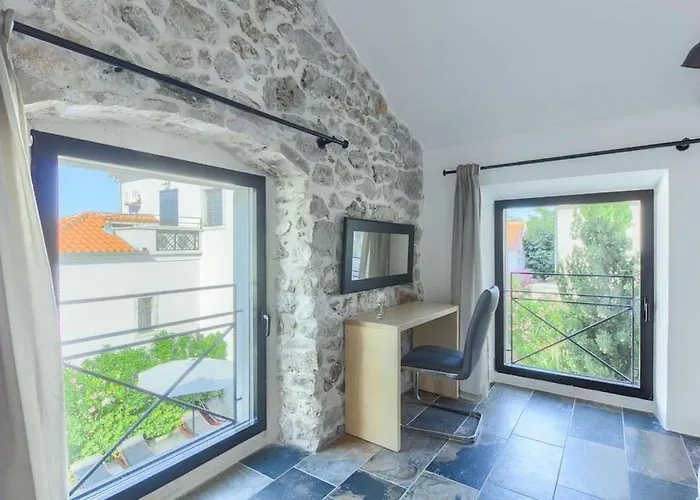 Βίλα Cubismo Tkon